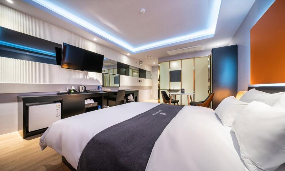 Gimpo Pentastar Hotel Экстерьер фото